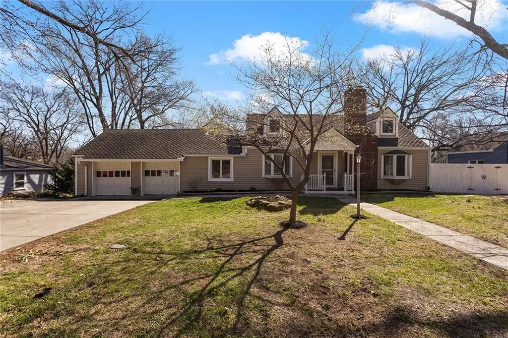 5707 N Robinhood Lane, Kansas City, MO 64151 - #1