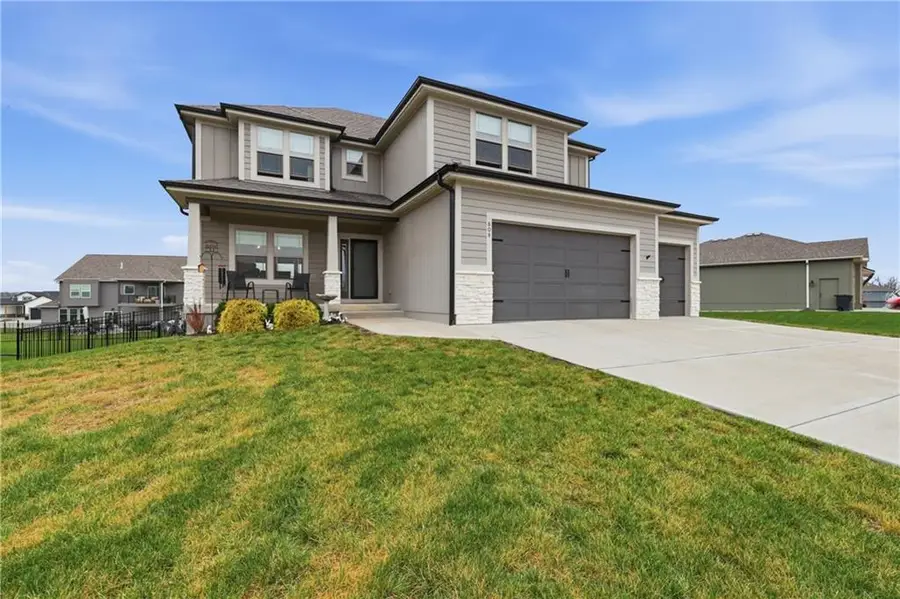 808 W Solomon Drive, Lone Jack, MO 64086 - #2