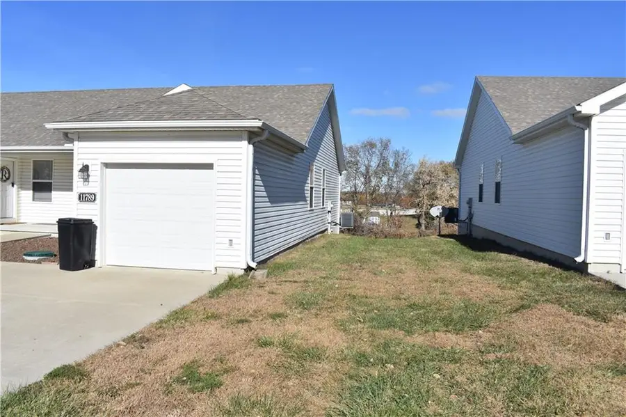 11789 Ridgeway Drive, Saint Joseph, MO 64505 - #2