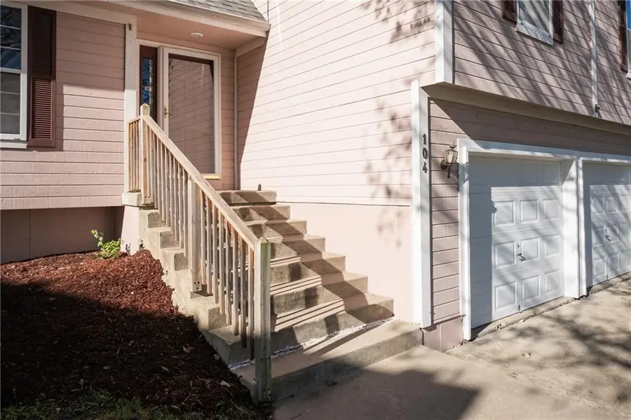 104 NE Stonebridge Court, Blue Springs, MO 64014 - #3