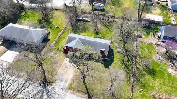 8801 Orchard Street, Pleasant Valley, MO 64068