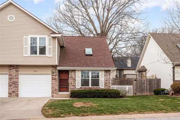 10128 W 86th Terrace, Overland Park, KS 66212