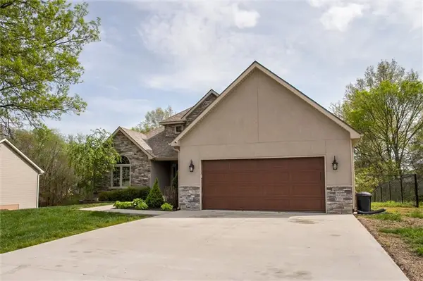 8 SE 230th Road, Warrensburg, MO 64093