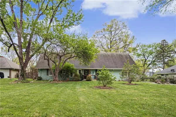 401 W 114 Terrace, Kansas City, MO 64114