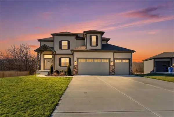 308 E Oak Street, Lone Jack, MO 64070