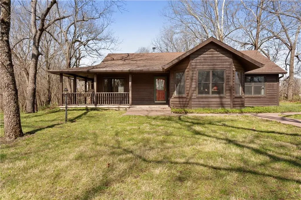 153 E 1250 Road, Baldwin City, KS 66006 - #1