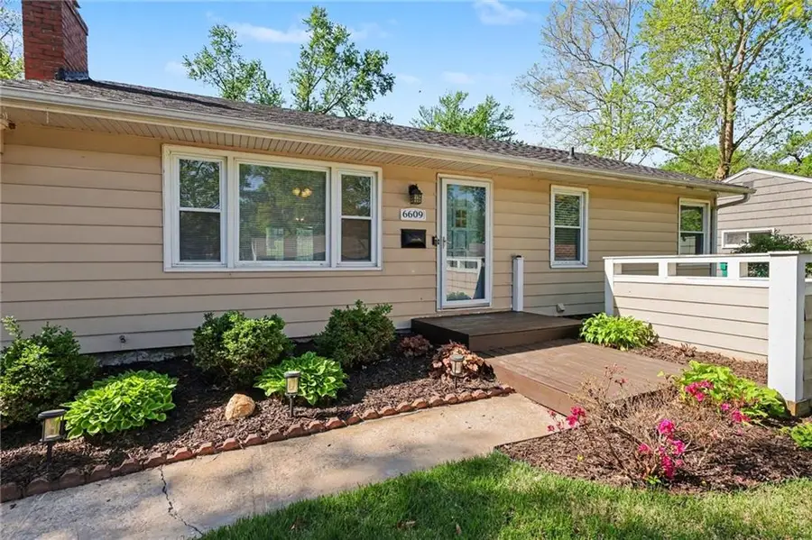 6609 W 72nd Terrace, Overland Park, KS 66204 - #3