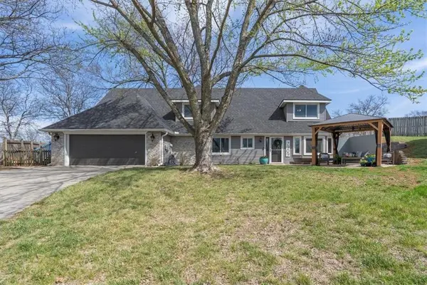 7909 Swarner Street, Lenexa, KS 66219