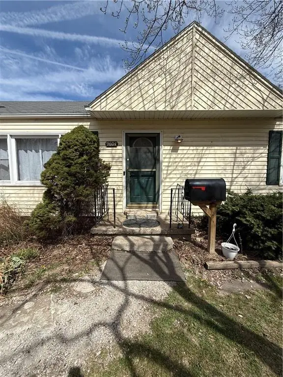 9604 E 32nd Street, Independence, MO 64052 - #1