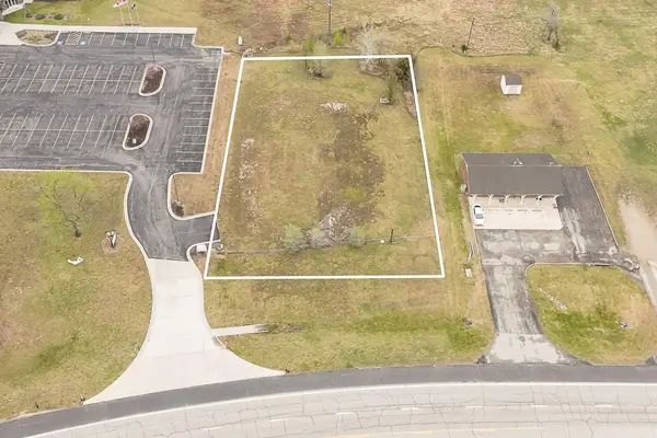 215 State Avenue, Tonganoxie, KS 66086