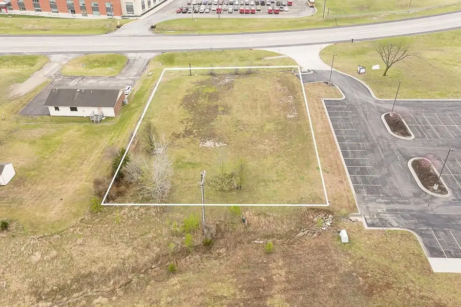 215 State Avenue, Tonganoxie, KS 66086 - #2