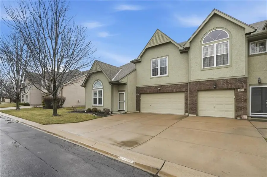 15722 W 61st Terrace, Shawnee, KS 66217 - #2