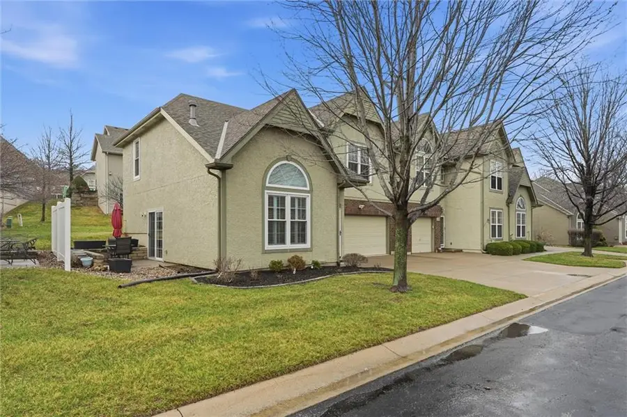 15722 W 61st Terrace, Shawnee, KS 66217 - #3