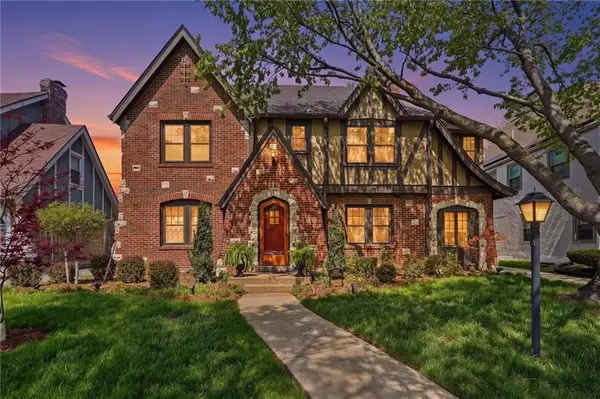 642 Romany Road, Kansas City, MO 64113