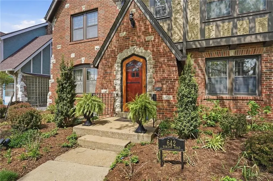 642 Romany Road, Kansas City, MO 64113 - #2