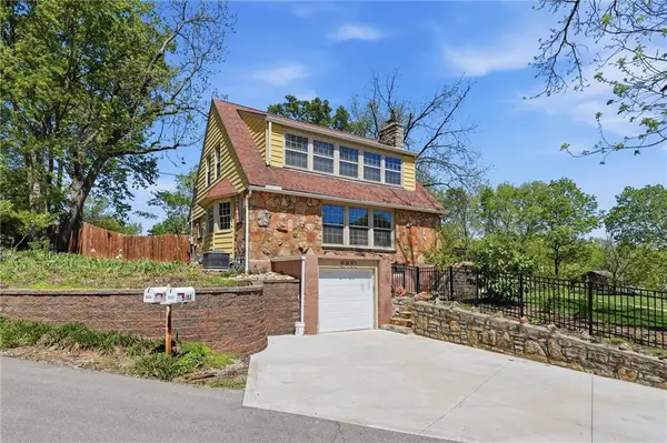5451 NW Venetian Drive, Houston Lake, MO 64151