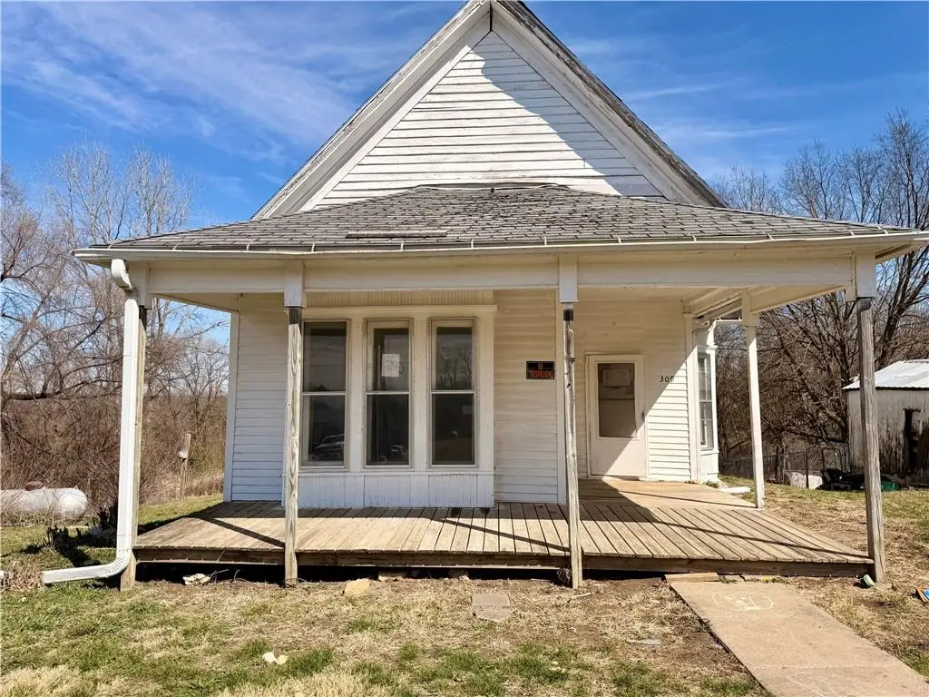 309 N Polk Street, Maysville, MO 64469 - #1