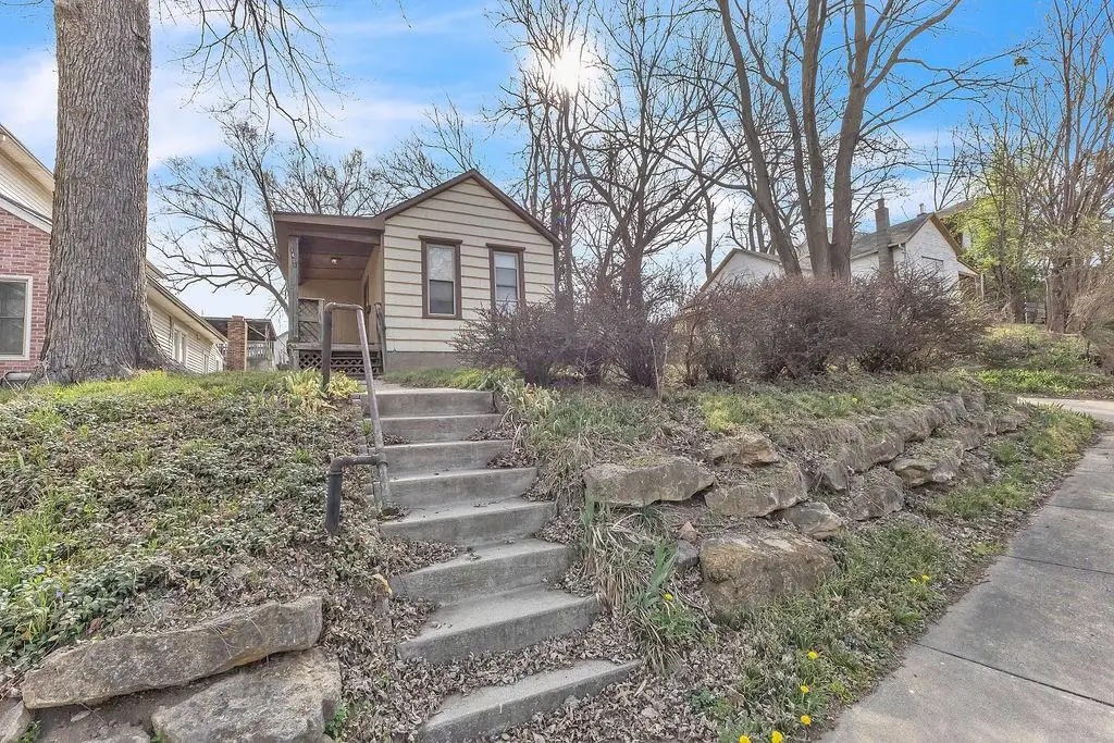 1401 N 12th Street, Saint Joseph, MO 64501 - #1