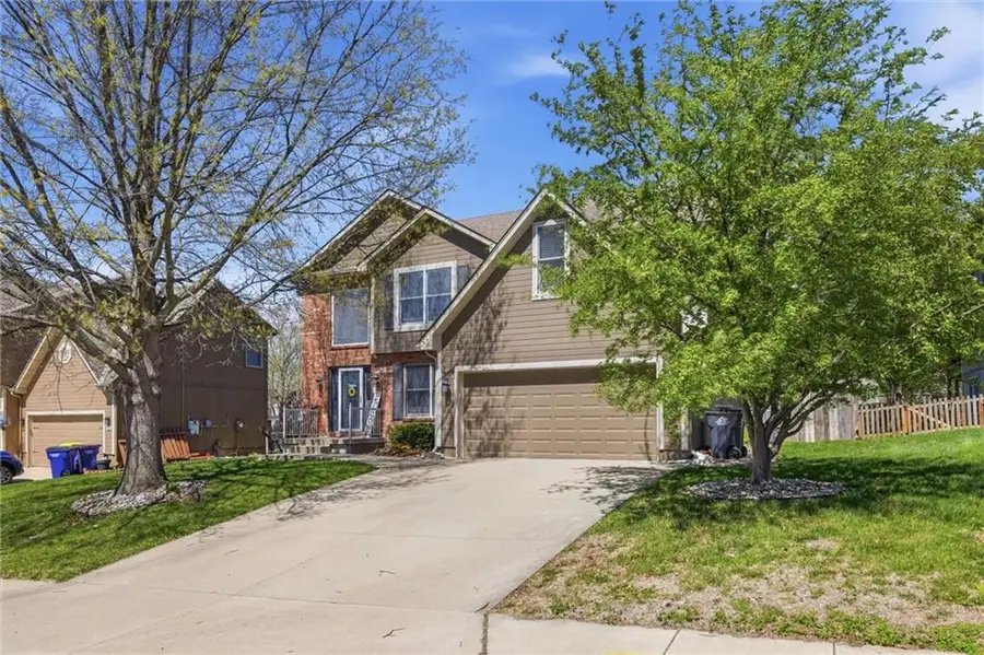 217 NE Paseo Place, Blue Springs, MO 64014 - #2