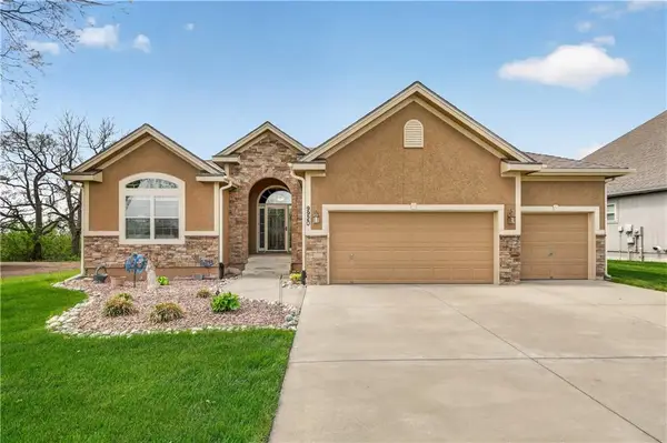 9920 N Manning Avenue, Kansas City, MO 64157