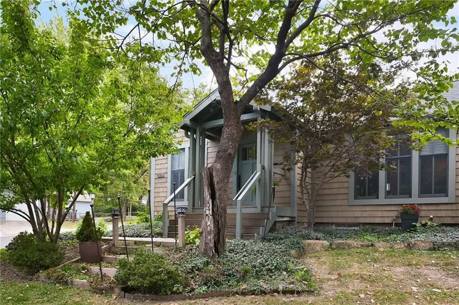 8501 Riley Street, Overland Park, KS 66204 - #2