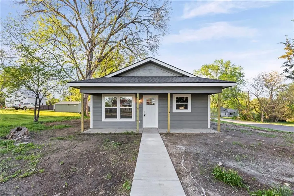 312 E 5th Street, Edgerton, KS 66021 - #1