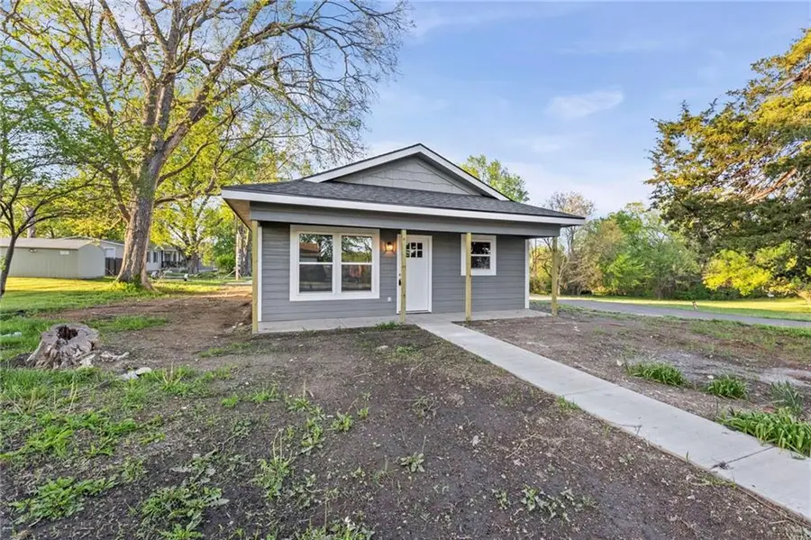 312 E 5th Street, Edgerton, KS 66021 - #2