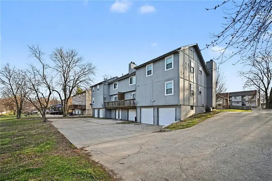 6340-6346 Hallet Street, Shawnee, KS 66216 - #3