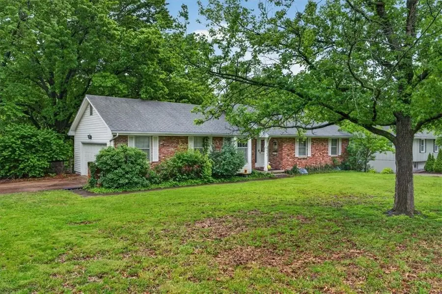 413 SW Sunset Drive, Lees Summit, MO 64081 - #2