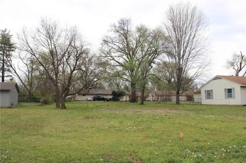 509 E Monroe Street, Pittsburg, KS 66762 - #1