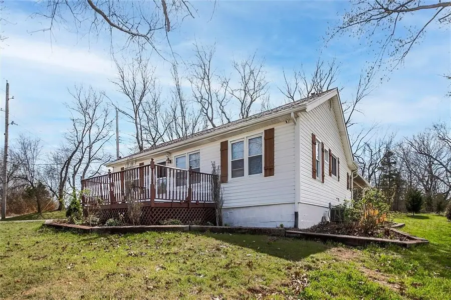 13201 NW Mohawk Road, Parkville, MO 64152 - #2