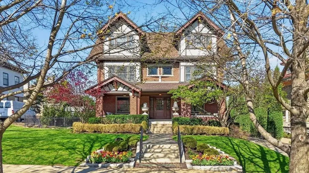 3666 Belleview Avenue, Kansas City, MO 64111 - #1