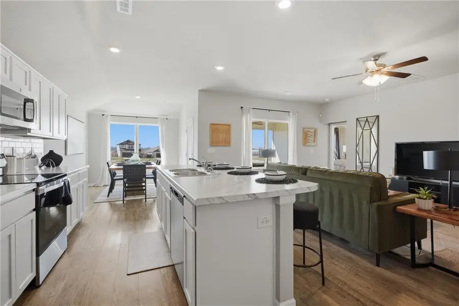 613 W Fountain Street, Gardner, KS 66030 - #2