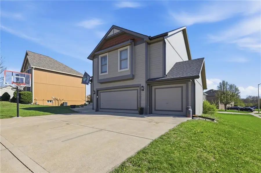 805 NW 109th Terrace, Kansas City, MO 64155 - #3