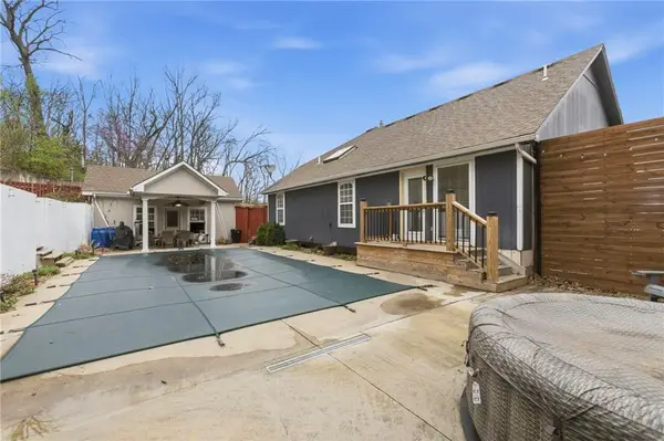 21201 E 51st Terrace Court S, Blue Springs, MO 64015