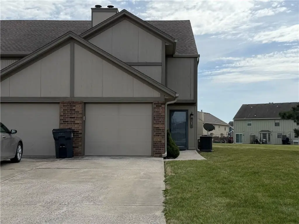 527 NE 6th Street #D, Blue Springs, MO 64014 - #1