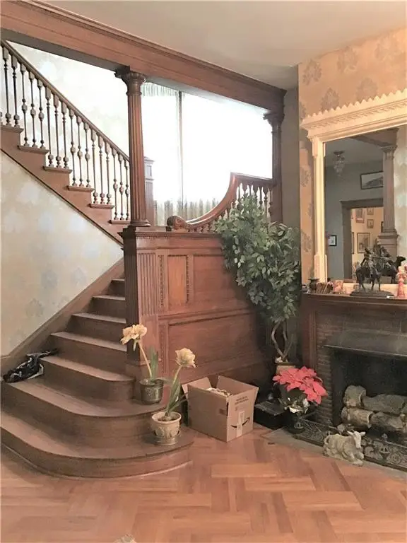 409 N Esplanade Street, Leavenworth, KS 66048 - #3