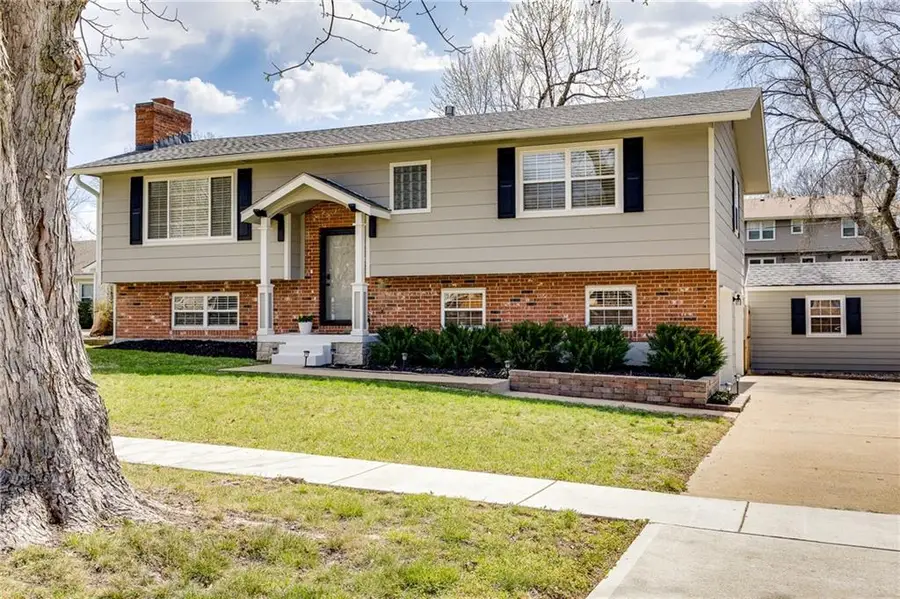 2909 W 26th Street, Lawrence, KS 66047 - #2