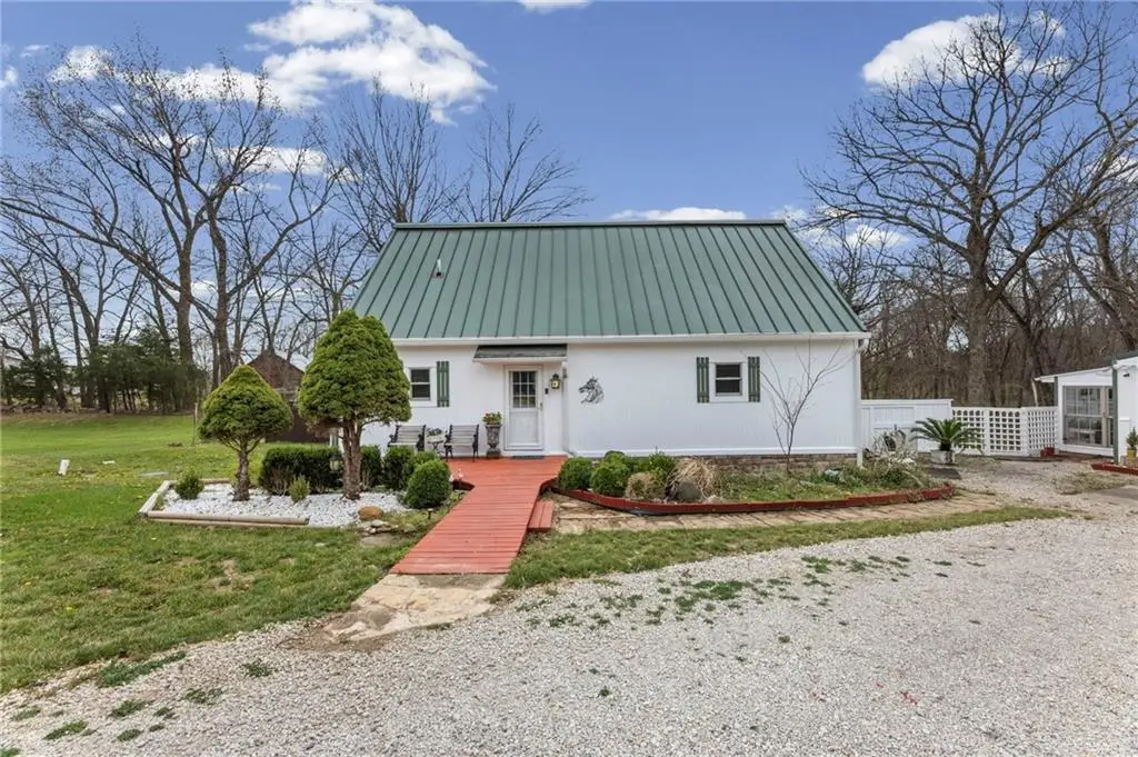 25828 Old Kc Road, Paola, KS 66071 - #1