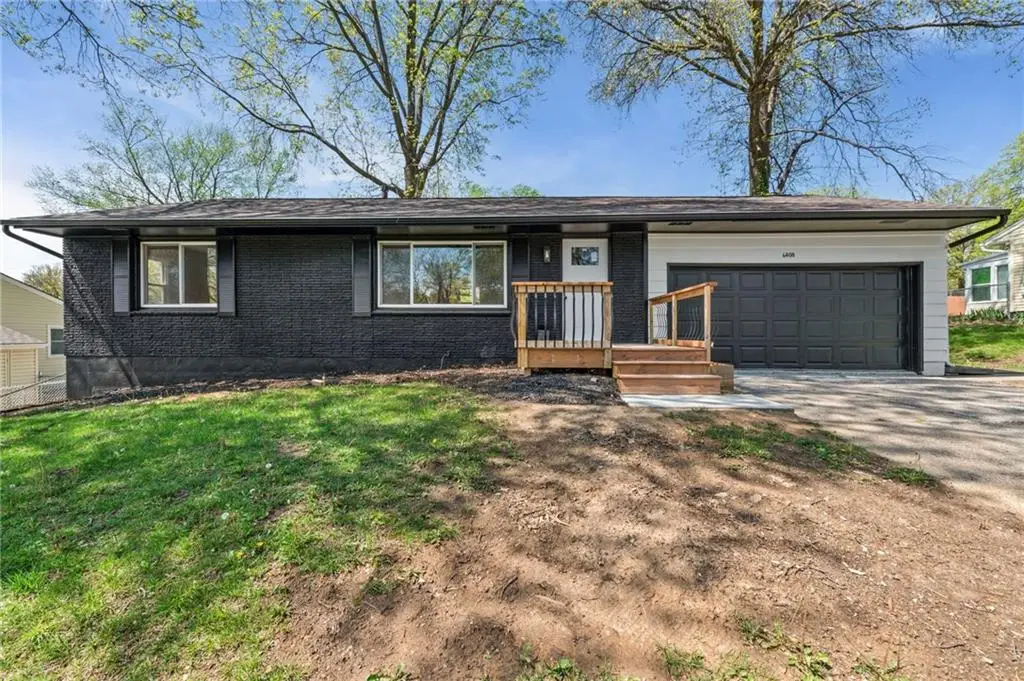 6408 N Central Street, Gladstone, MO 64118 - #1