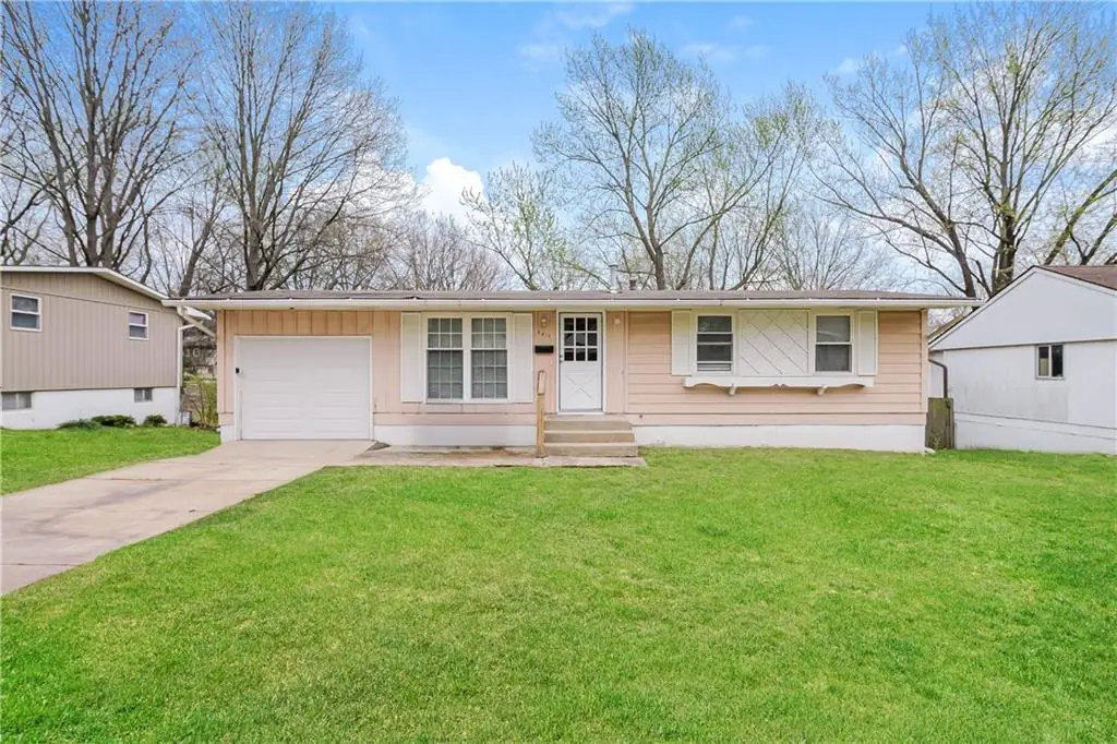 9411 Farley Avenue, Kansas City, MO 64138 - #1