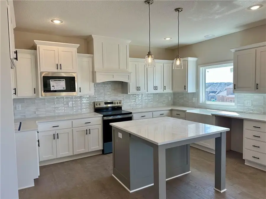 23827 W 59th Terrace, Shawnee, KS 66018 - #2