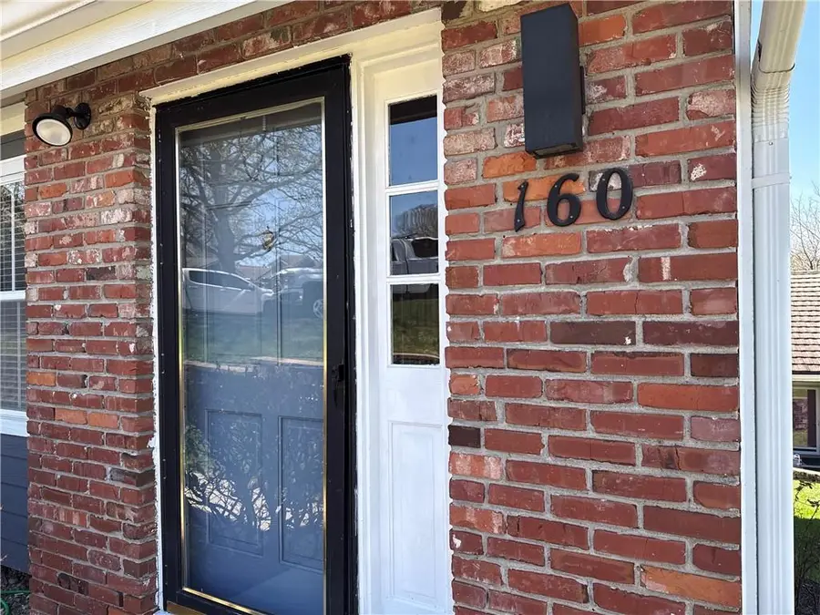 160 NE Bayview Drive, Lees Summit, MO 64064 - #2