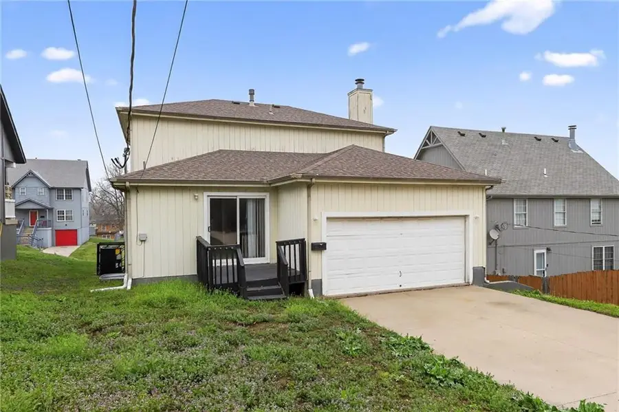 527 Oakland Avenue, Kansas City, KS 66101 - #2