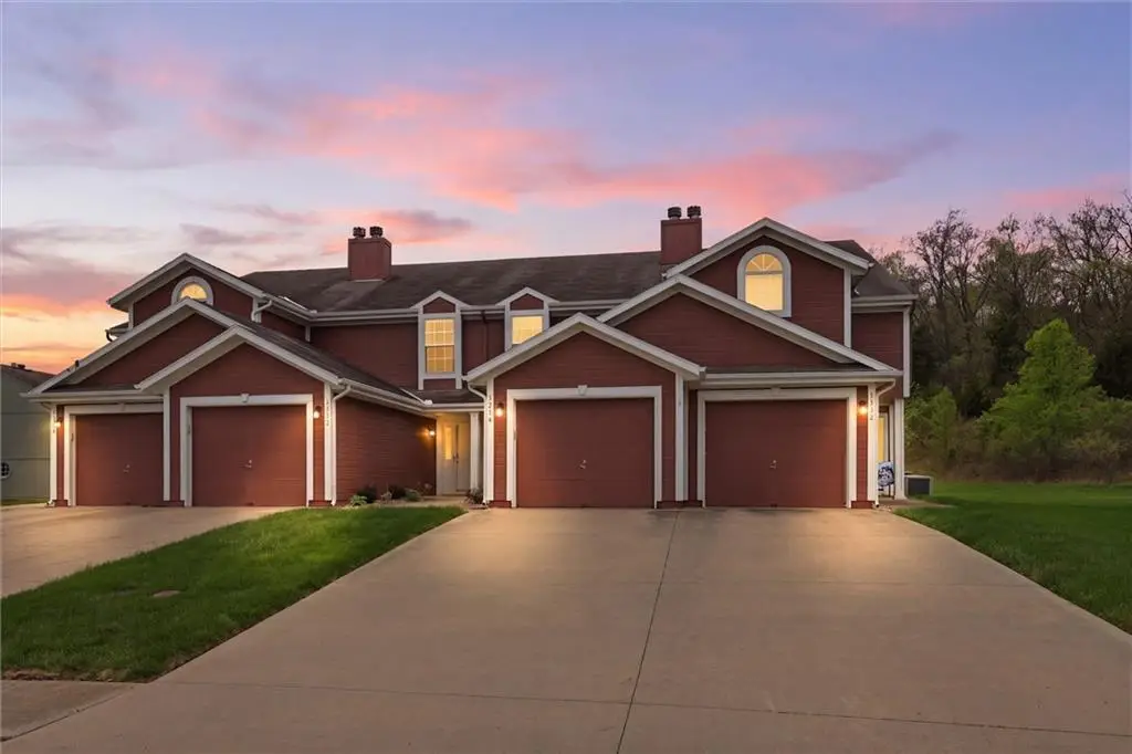 5554 NW Sunrise Meadow Lane, Lees Summit, MO 64064 - #1