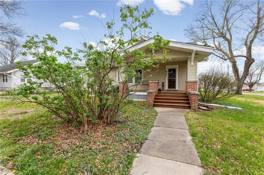 602 Oak Street, Wellsville, KS 66092 - #2