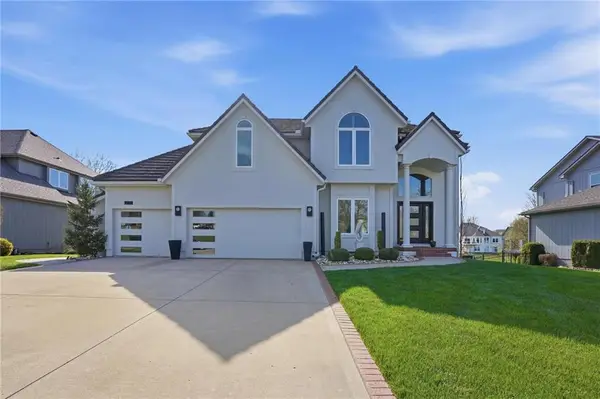 2732 SW Arthur Drive, Lee's Summit, MO 64082