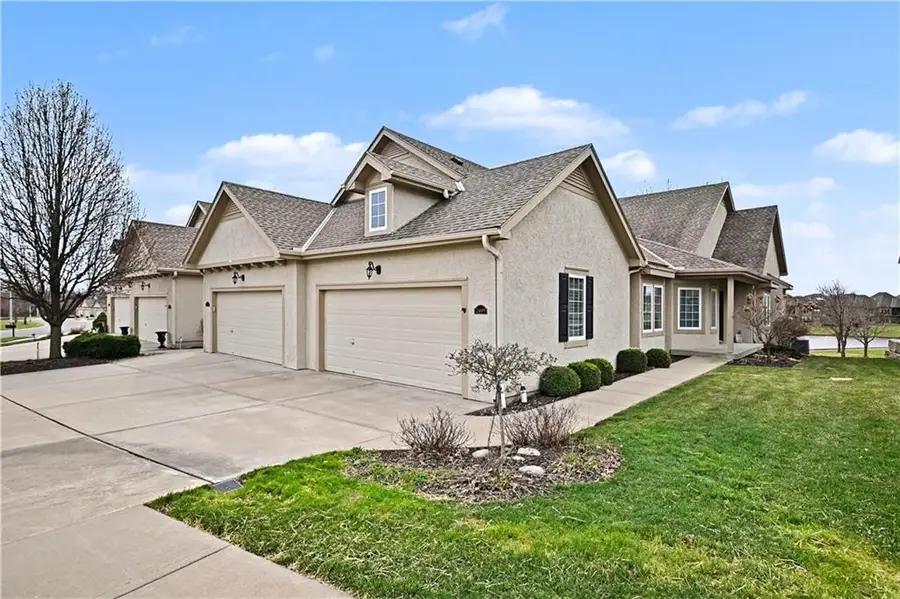 2409 NE 107th Terrace, Kansas City, MO 64155 - #2