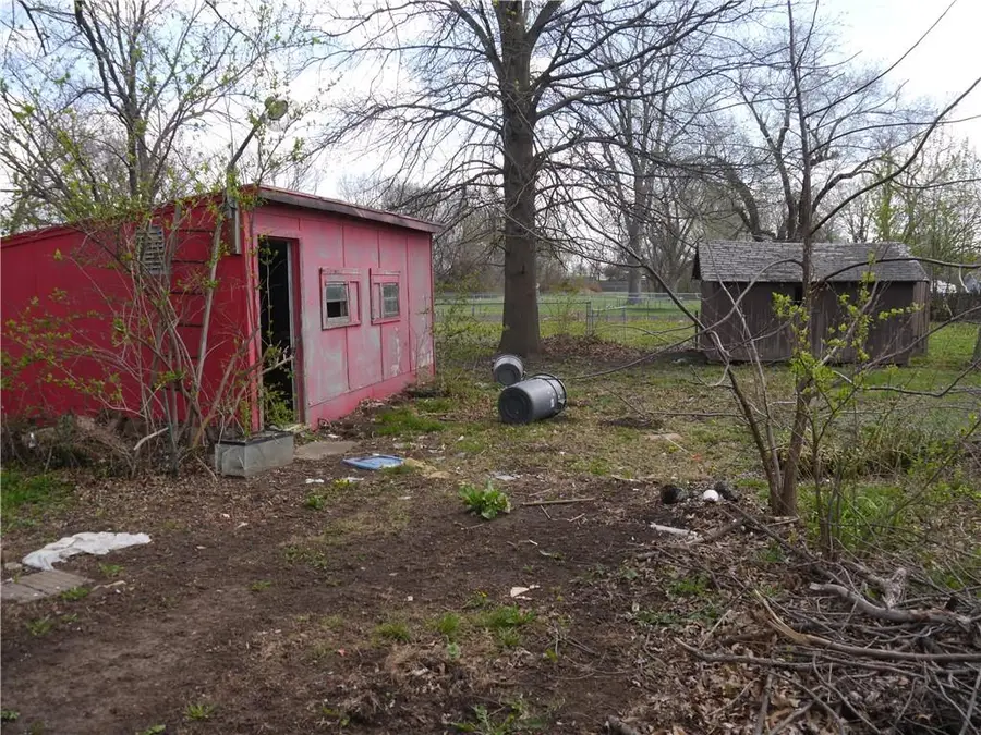 601 Belton Avenue, Belton, MO 64012 - #3