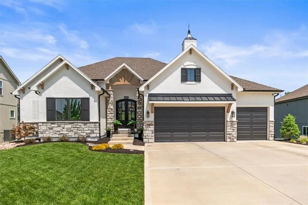 2034 SW Red Barn Lane, Lees Summit, MO 64082 - #1